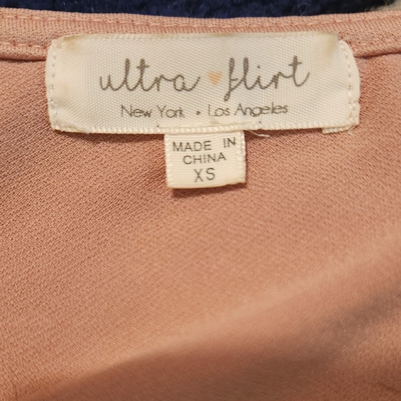 Dusty Rose Sheer Sleeve Lace Blouse - Picture 3 of 5